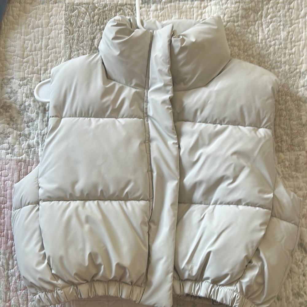 Zara Cropped Puffer Vest
